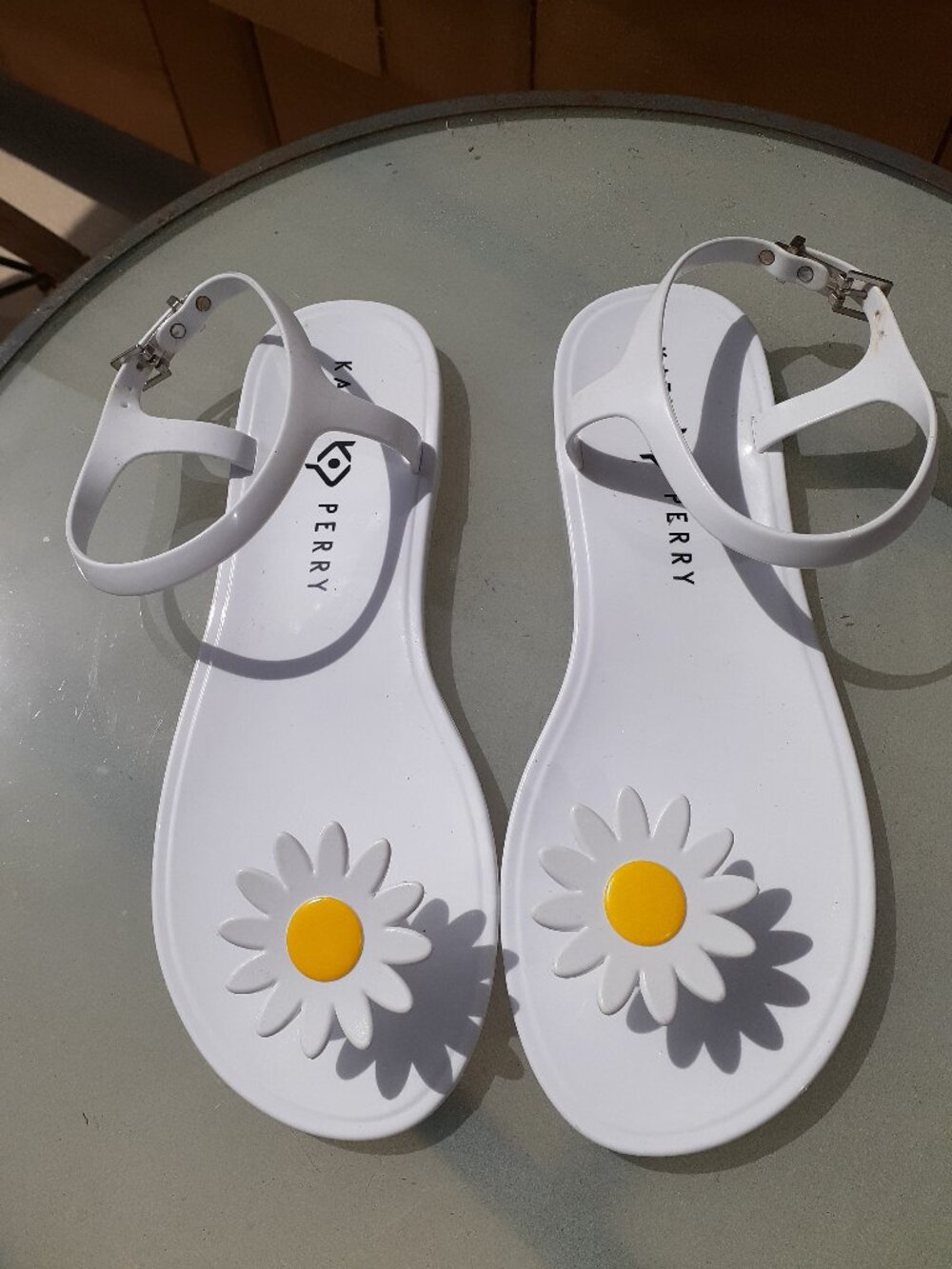 Katy Perry "The Geli" Jelly Sandals White Daisy Flower Hippie Size 9 NEVER WORN
